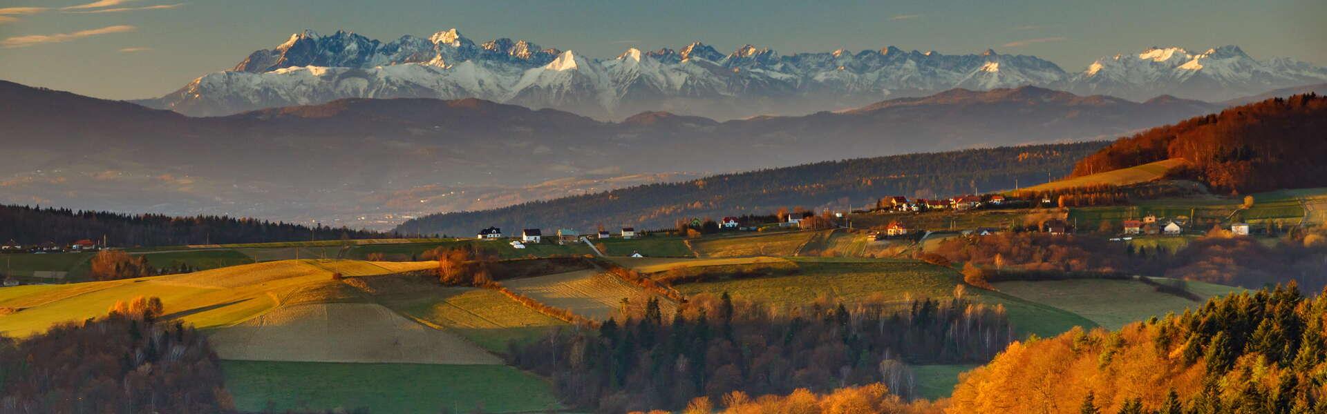 A view of the panorama of the Rożnów Foothills.