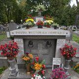 Image: Rakowicki Cemetary – Wojtyła Family Tomb, Krakow