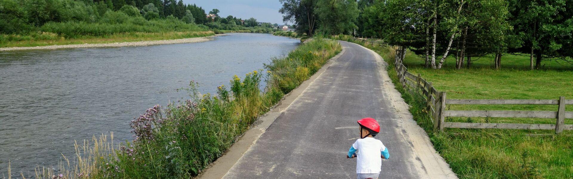 Mały rowerzysta na trasie VeloDunajec / Waksmund